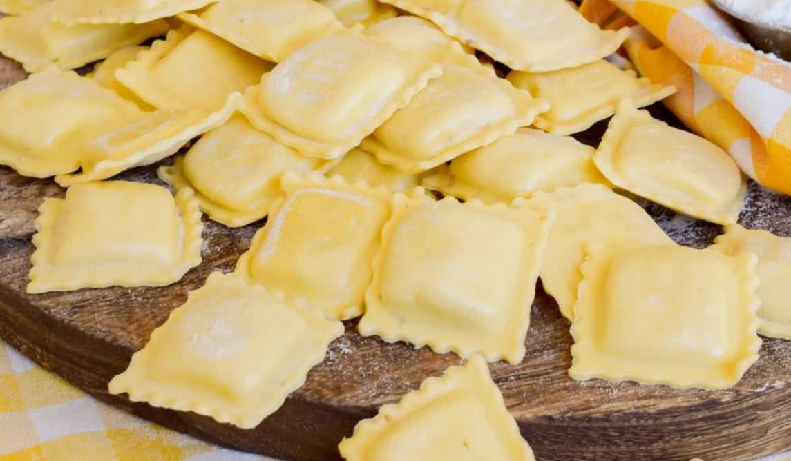 Tomme Käse und Walnüsse