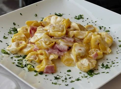 Tortellini mit Sauce